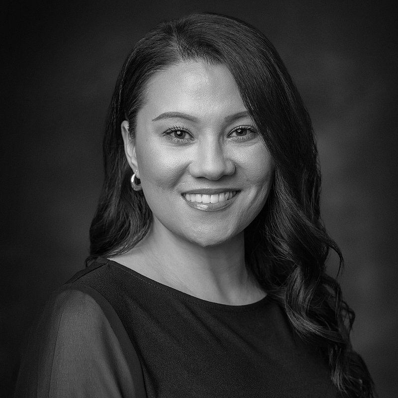 Headshot vs. Business Portrait: Which Does Your Business Actually Need?